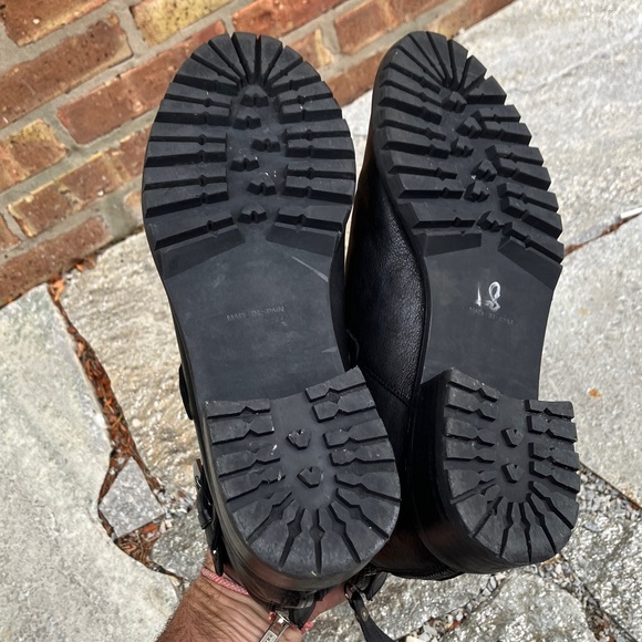 Stuart Weitzman - Picture 11 of 16